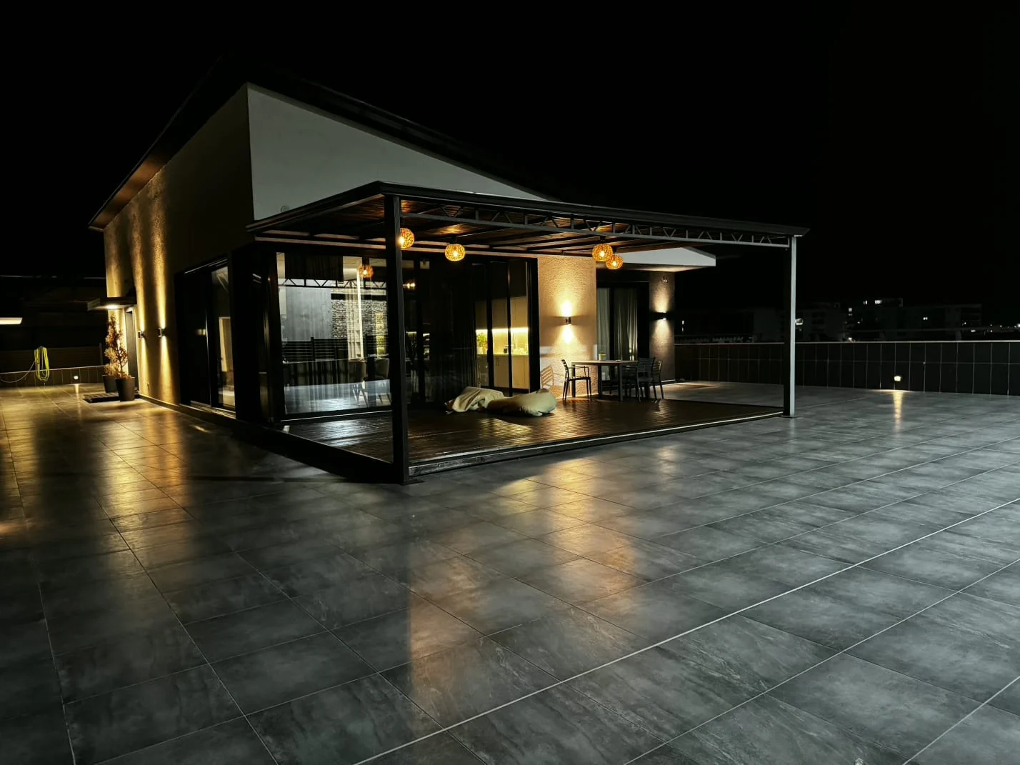 Kavajë – Banim dhe biznes – Galeria 10